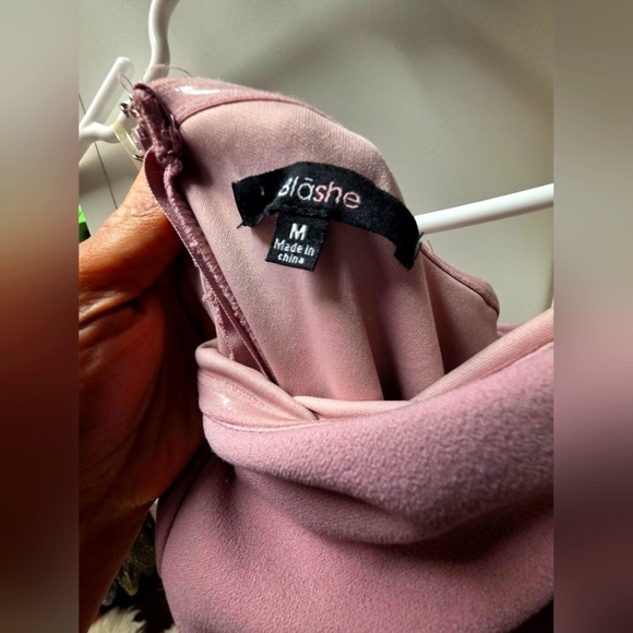 Elegant Pink Chuve Over-all Pants Dress - Picture 2 of 5